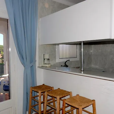 La Ginesta B8 * L' Escala